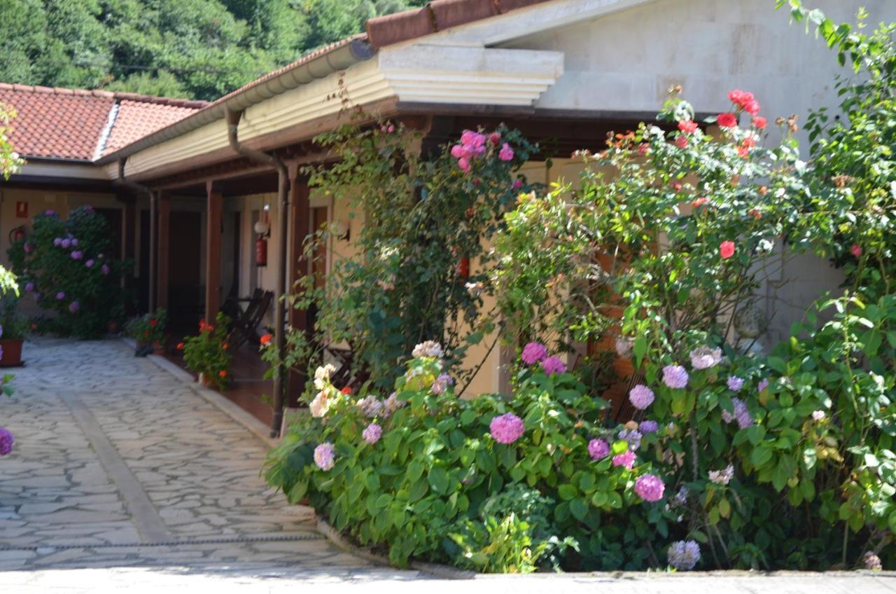 Hotel Arenas De Cabrales- Apartamentos Eksteriør bilde