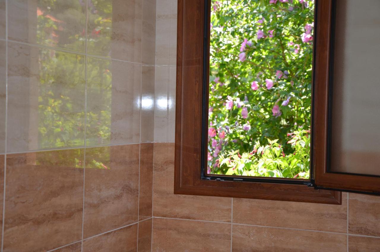 Hotel Arenas De Cabrales- Apartamentos Eksteriør bilde