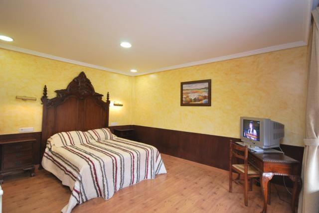 Hotel Arenas De Cabrales- Apartamentos Eksteriør bilde