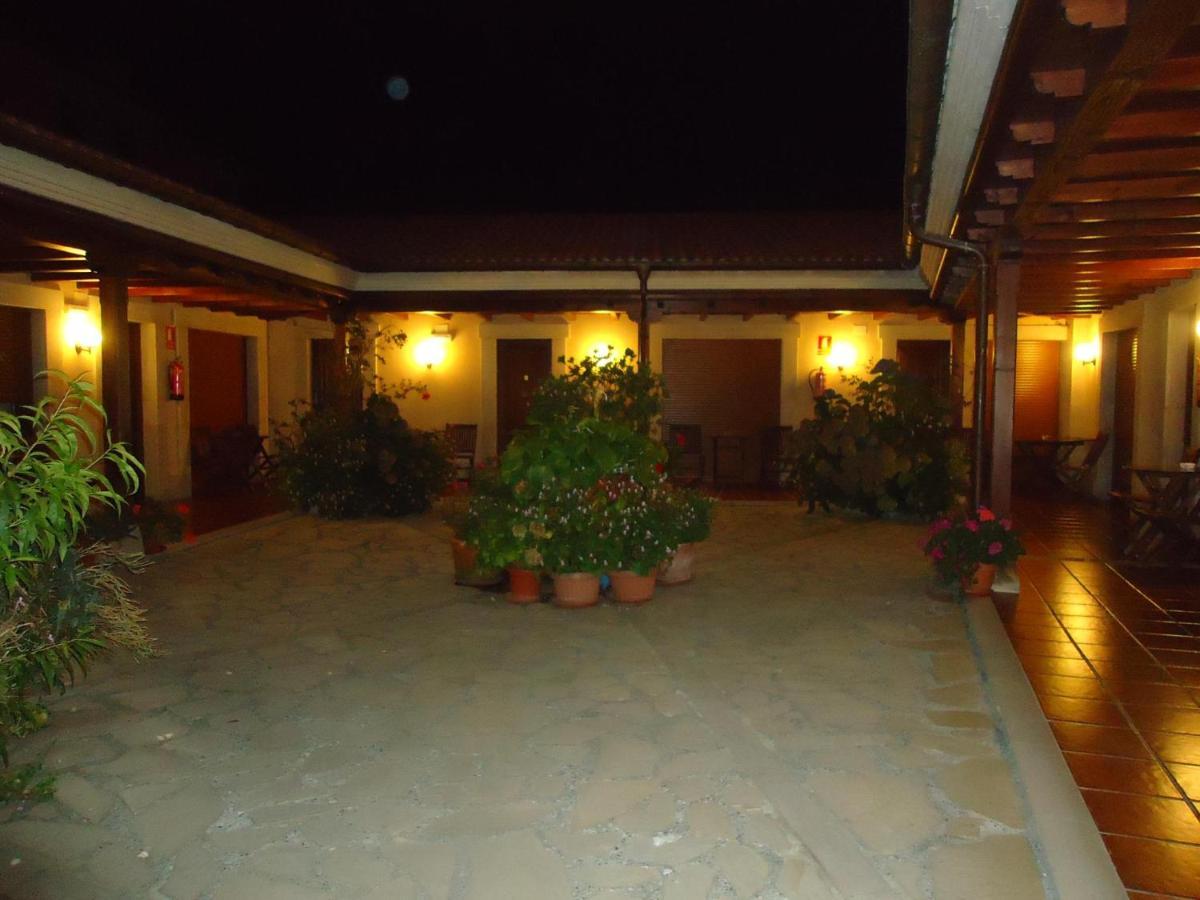 Hotel Arenas De Cabrales- Apartamentos Eksteriør bilde